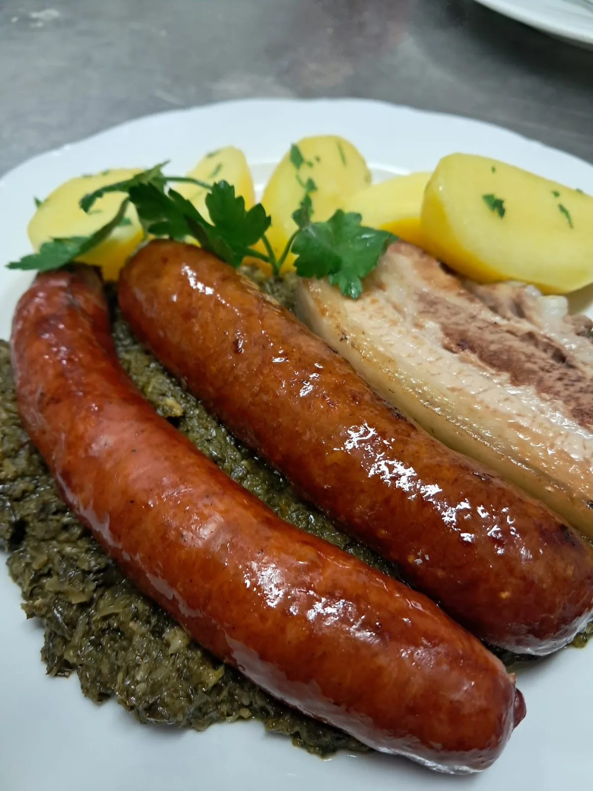 Grünkohl mit Würsten